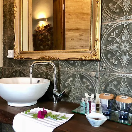 Vager Mani Hotel